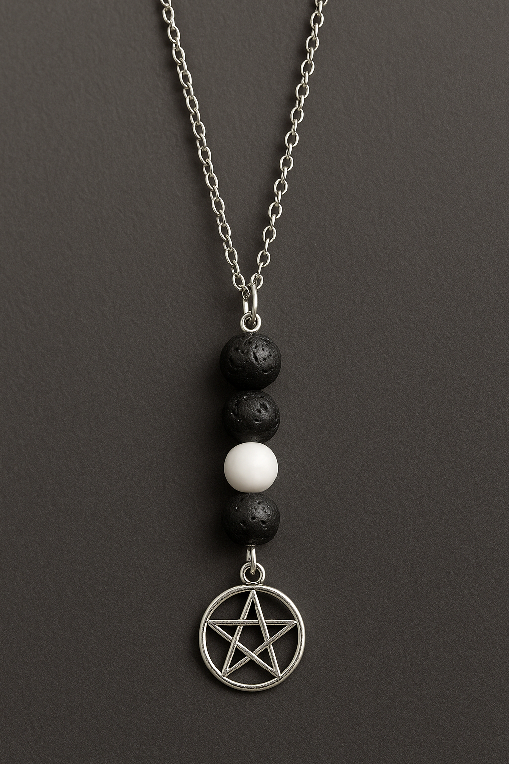 ✨ Wicca Mondphasen-Kette aus Lava- und Howlith-Perlen mit Pentagramm-Anhänger ✨