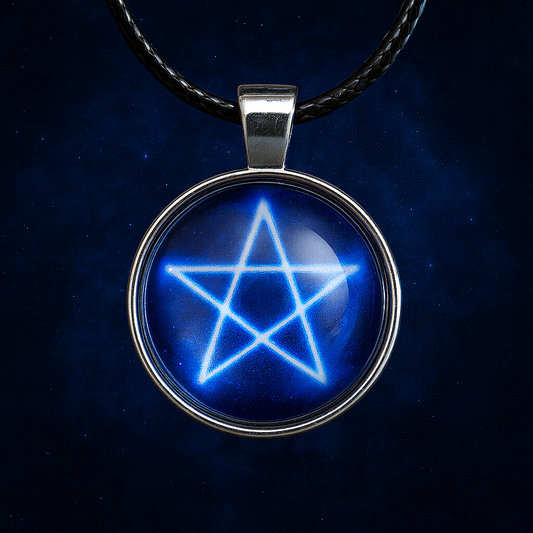 Wicca Ketten mit 7 mystischen Motiven – Pentagramm, Dreifachmond, Lebensbaum, Sonne & Mond, Kristallkugel, Vollmondphasen & Yule – Spiritueller Schmuck für Hexen & Esoterik